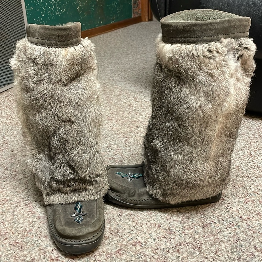 Manitobah mukluks high suede fur beaded fleece lined waterproof boots